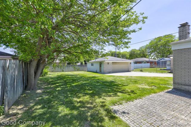 2742 Downey Drive, Troy, MI 48083