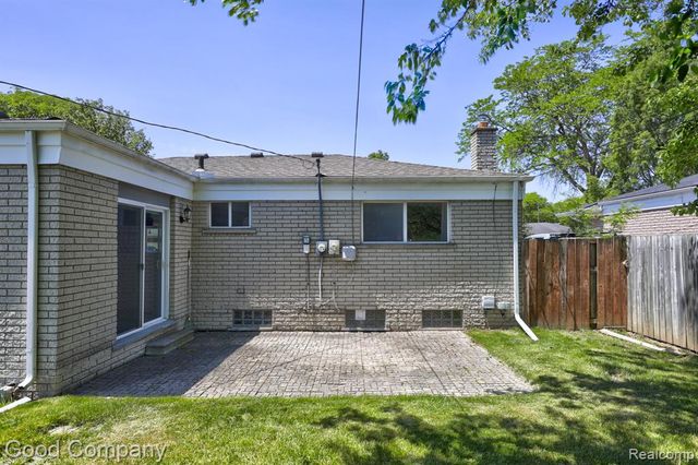2742 Downey Drive, Troy, MI 48083