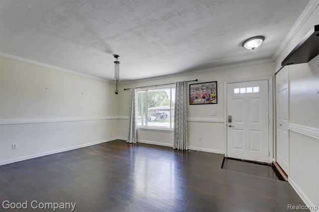2742 Downey Drive, Troy, MI 48083