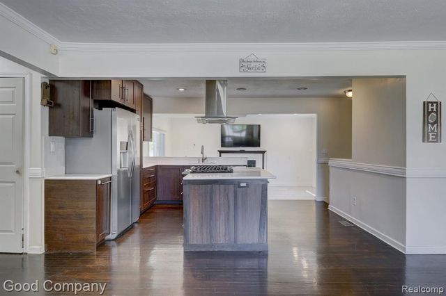 2742 Downey Drive, Troy, MI 48083