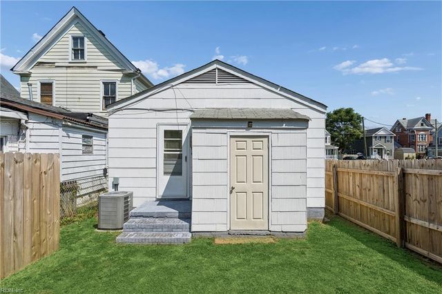 1144 24th ST, Newport News, VA 23607