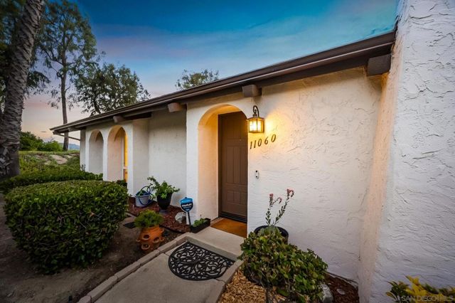 11060 Plum Tree Ln, Spring Valley, CA 91977