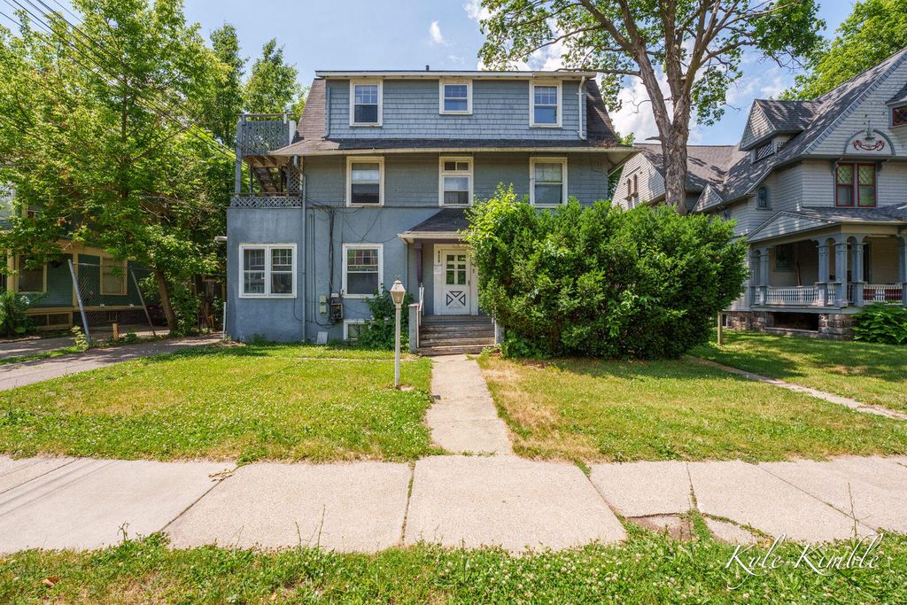 908 S Park Street, Kalamazoo, MI 49001