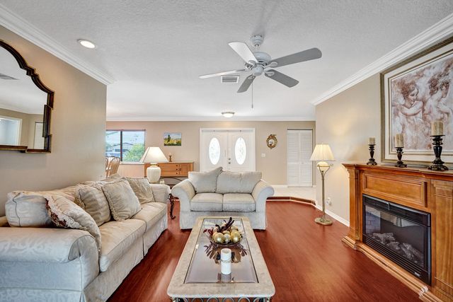 1710 NW 111th Terrace, Pembroke Pines, FL 33026