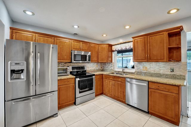 1710 NW 111th Terrace, Pembroke Pines, FL 33026
