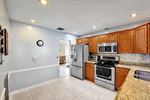 1710 NW 111th Terrace, Pembroke Pines, FL 33026