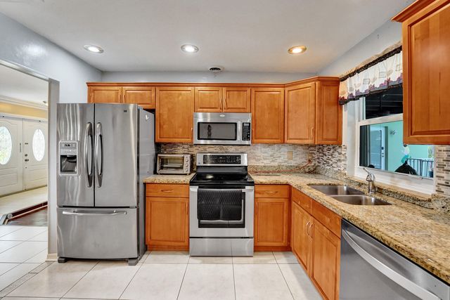 1710 NW 111th Terrace, Pembroke Pines, FL 33026
