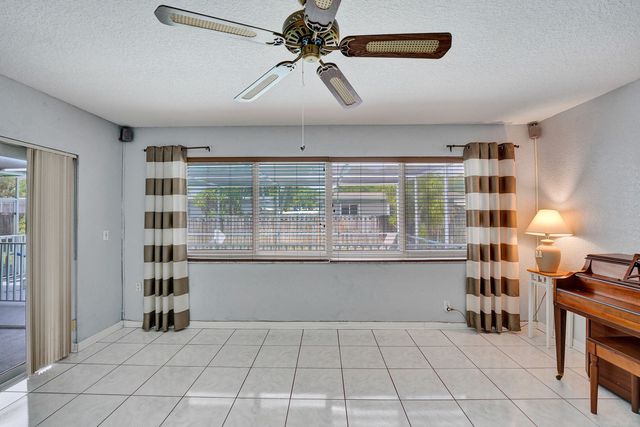 1710 NW 111th Terrace, Pembroke Pines, FL 33026
