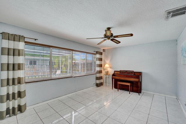 1710 NW 111th Terrace, Pembroke Pines, FL 33026