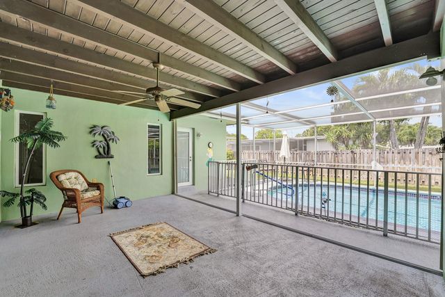 1710 NW 111th Terrace, Pembroke Pines, FL 33026
