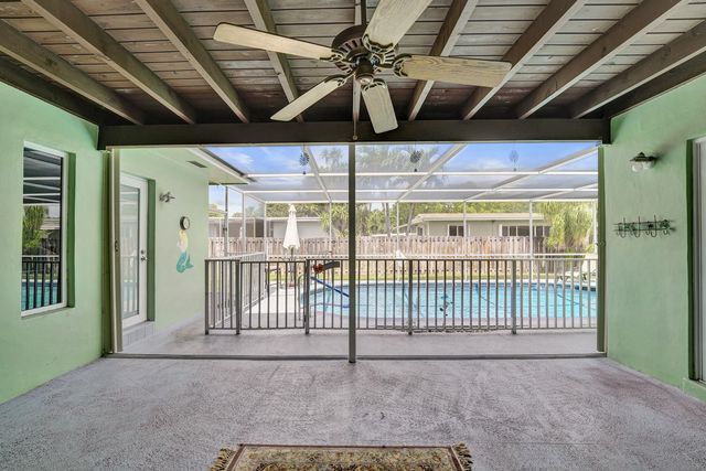 1710 NW 111th Terrace, Pembroke Pines, FL 33026