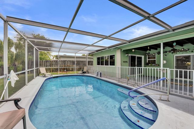 1710 NW 111th Terrace, Pembroke Pines, FL 33026