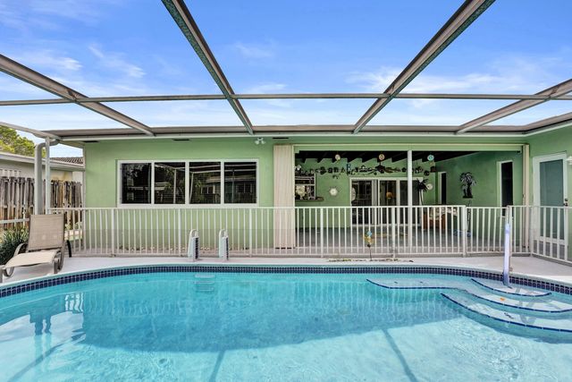1710 NW 111th Terrace, Pembroke Pines, FL 33026