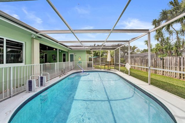 1710 NW 111th Terrace, Pembroke Pines, FL 33026