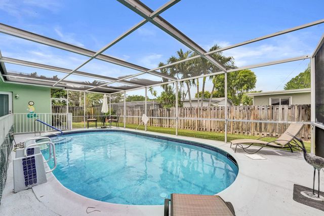 1710 NW 111th Terrace, Pembroke Pines, FL 33026