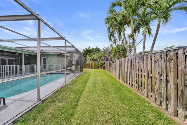 1710 NW 111th Terrace, Pembroke Pines, FL 33026