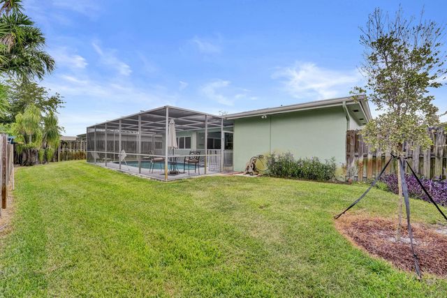 1710 NW 111th Terrace, Pembroke Pines, FL 33026
