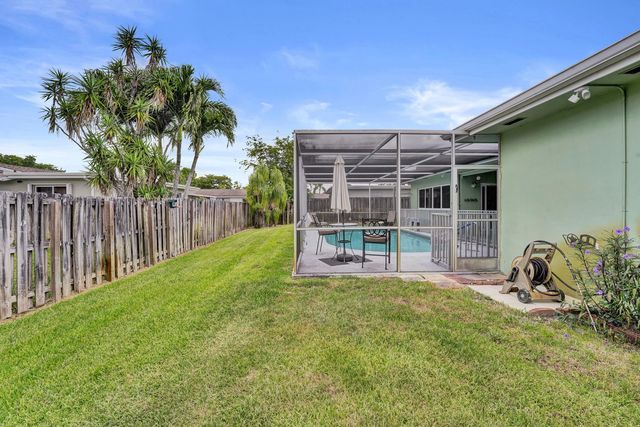 1710 NW 111th Terrace, Pembroke Pines, FL 33026