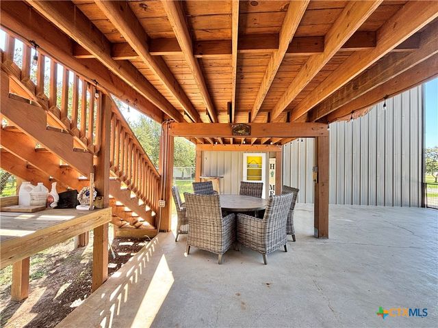 76 Blue Street, Port O'connor, TX 77982