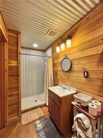 76 Blue Street, Port O'connor, TX 77982