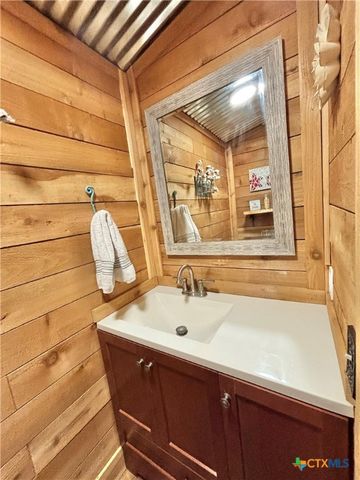 76 Blue Street, Port O'connor, TX 77982