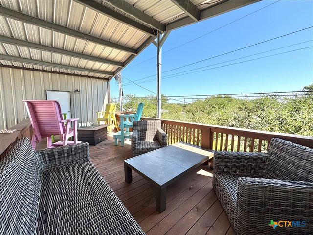 76 Blue Street, Port O'connor, TX 77982