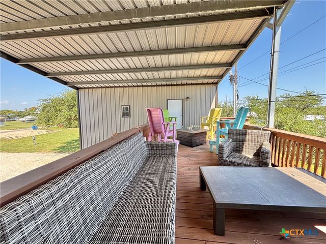 76 Blue Street, Port O'connor, TX 77982