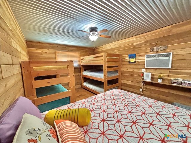 76 Blue Street, Port O'connor, TX 77982