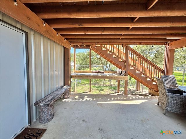 76 Blue Street, Port O'connor, TX 77982