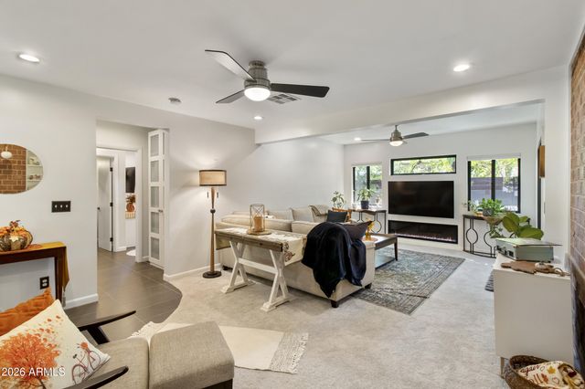1837 E MINNEZONA Avenue, Phoenix, AZ 85016
