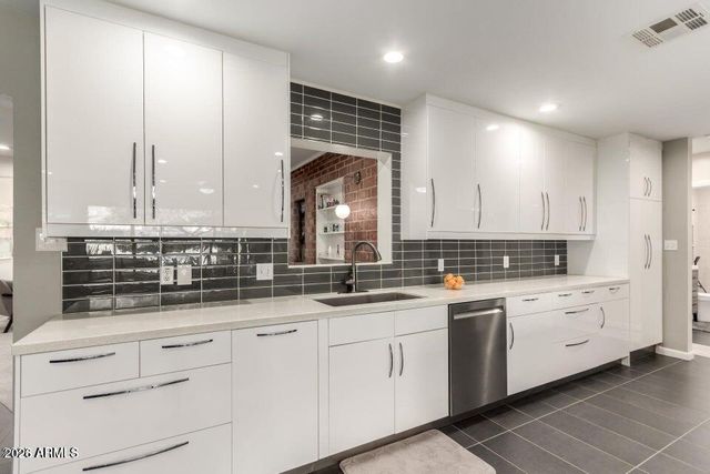 1837 E MINNEZONA Avenue, Phoenix, AZ 85016