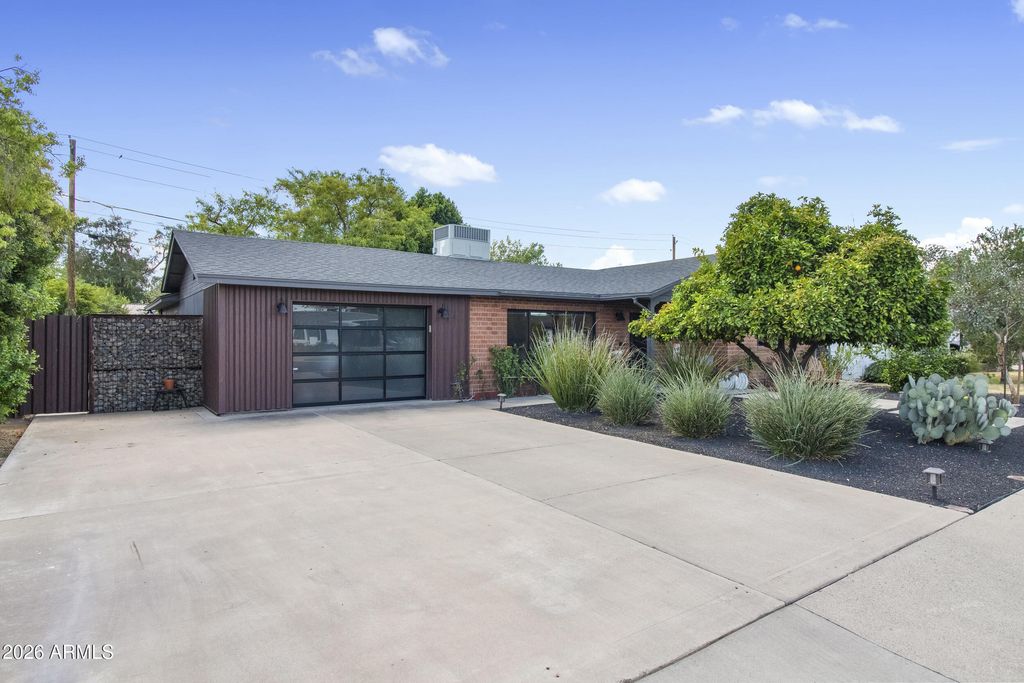 1837 E MINNEZONA Avenue, Phoenix, AZ 85016 — photo 4