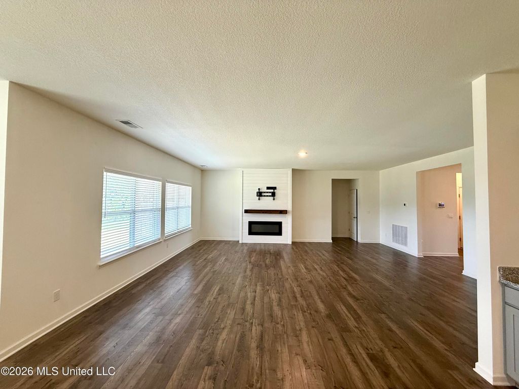 161 Twin Lakes Drive, Byhalia, MS 38611 — photo 5