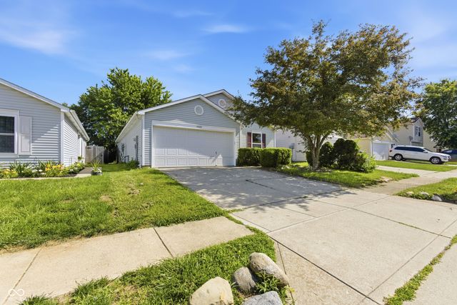 10688 Glenayr Drive, Camby, IN 46113