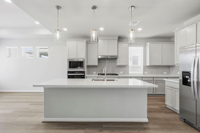 6705 Hillside View Lane, League City, TX 77573