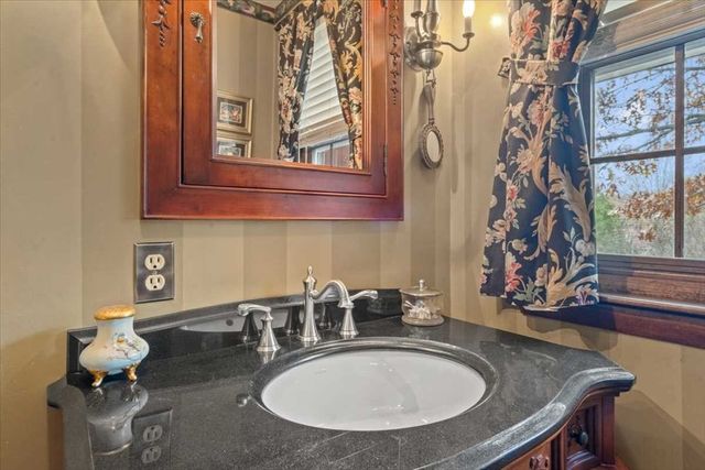 113 Indian Hill Rd, Worcester, MA 01606