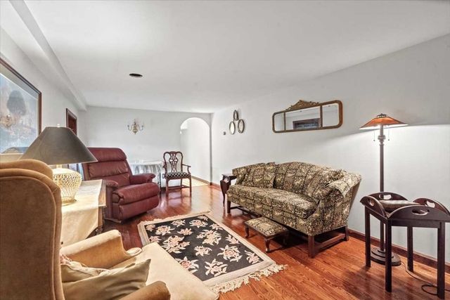 113 Indian Hill Rd, Worcester, MA 01606