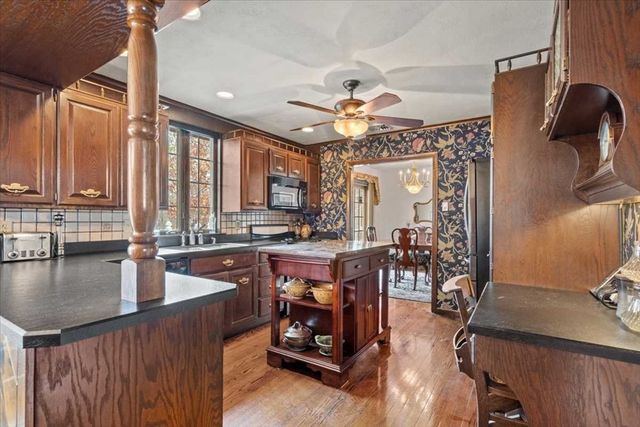 113 Indian Hill Rd, Worcester, MA 01606