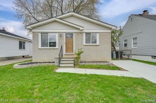 36 W Mahan Avenue, Hazel Park, MI 48030