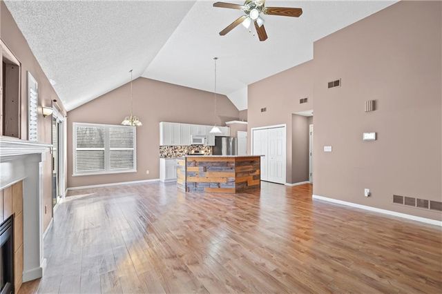 1007 SW Blue Branch Drive, Grain Valley, MO 64029