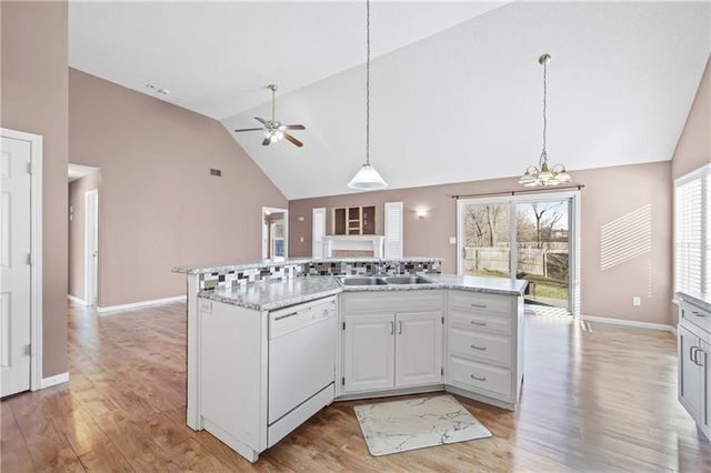 1007 SW Blue Branch Drive, Grain Valley, MO 64029