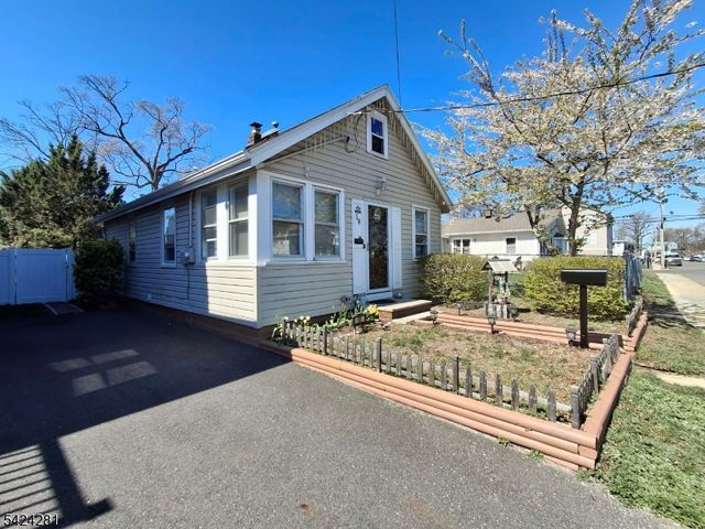 58 Lakewood Ave, Keansburg Boro, NJ 07734