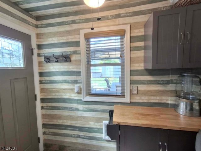 58 Lakewood Ave, Keansburg Boro, NJ 07734