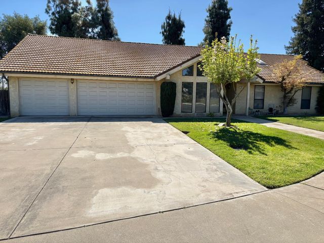570 Timmy Avenue, Clovis, CA 93612