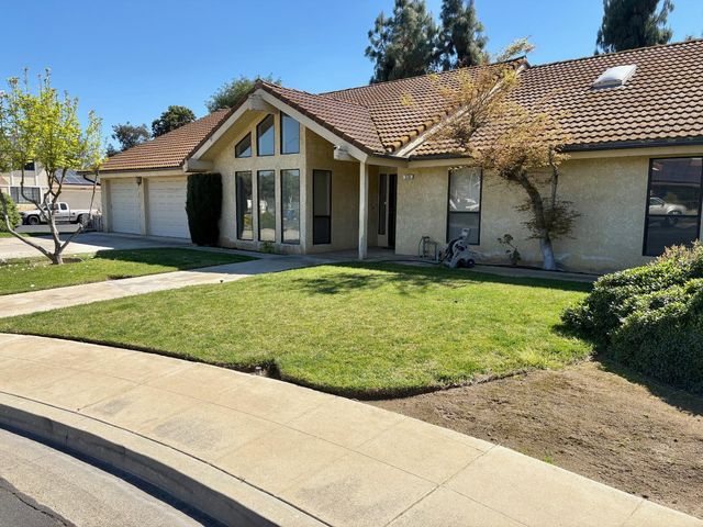 570 Timmy Avenue, Clovis, CA 93612