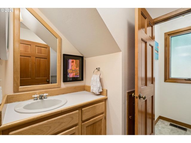 2310 DOUGLAS Dr, Eugene, OR 97405
