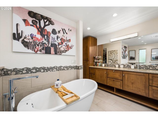 2310 DOUGLAS Dr, Eugene, OR 97405