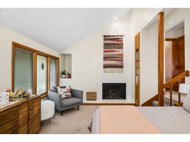 2310 DOUGLAS Dr, Eugene, OR 97405