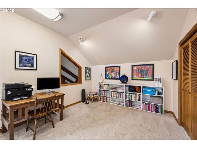 2310 DOUGLAS Dr, Eugene, OR 97405
