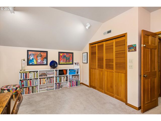 2310 DOUGLAS Dr, Eugene, OR 97405